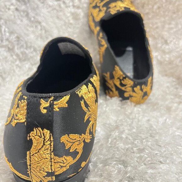 La Milino Men\'s Black Loafers Ensconced with Gold accents size 8.5 main image 4